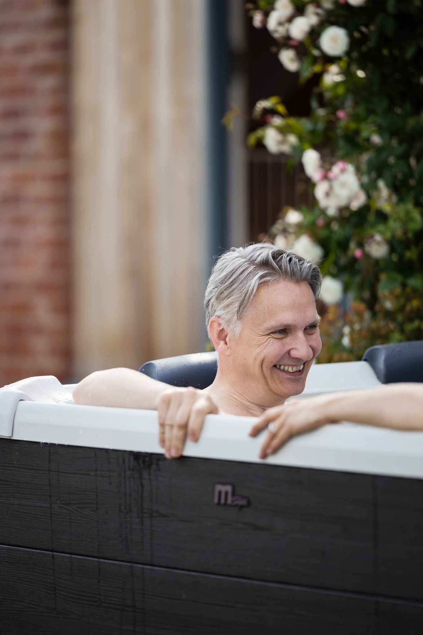 MSpa Whirlpool OSLO PLUS XXL 180 x 180 cm - NEUSTES Modell 2025 - inkl. WiFi, LED, UVC