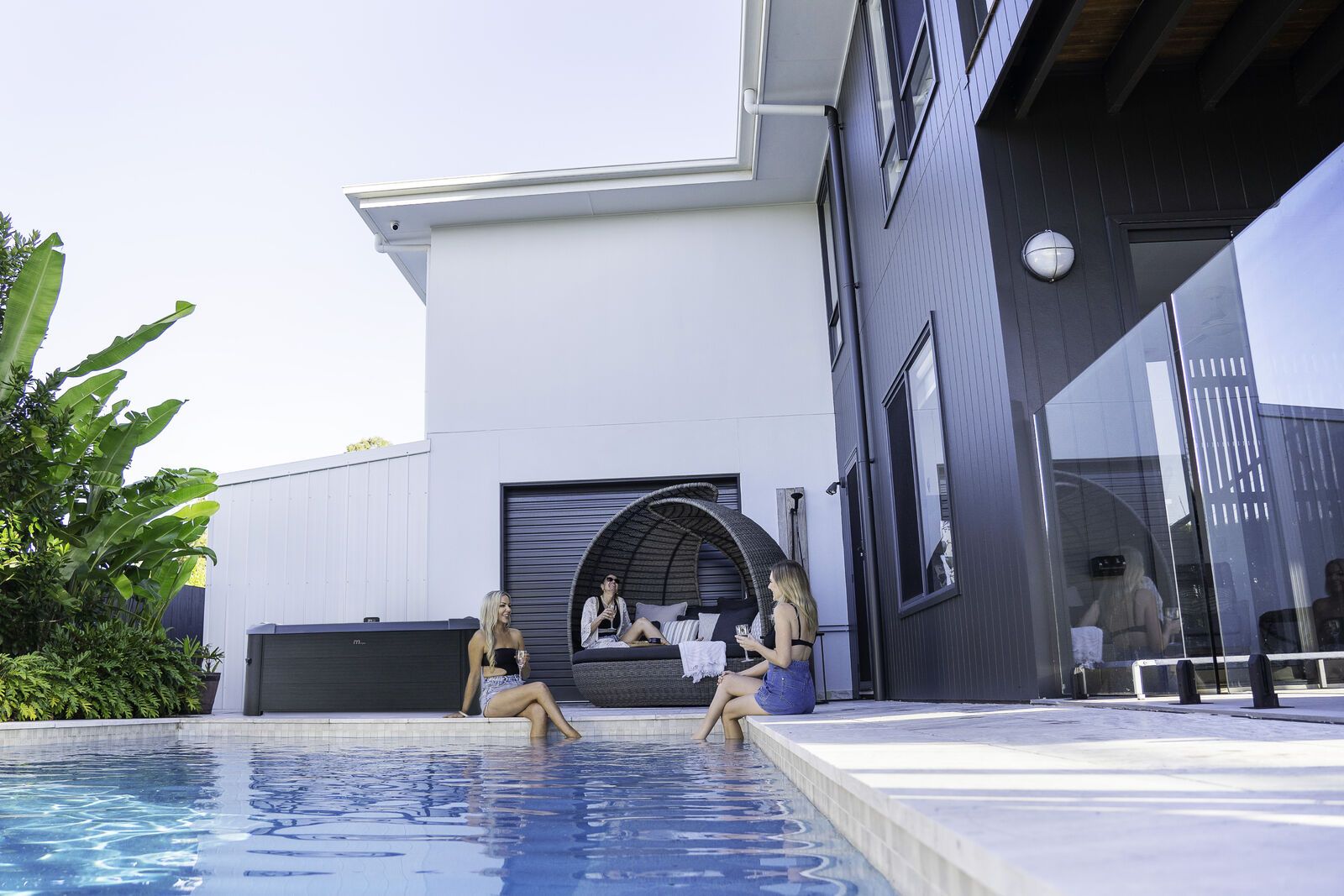 MSpa Whirlpool OSLO SAPPHIRE AERO 2027 XXL 160cm inkl. App, LED, 8 Hydromassagedüsen, 120 Luftdüsen