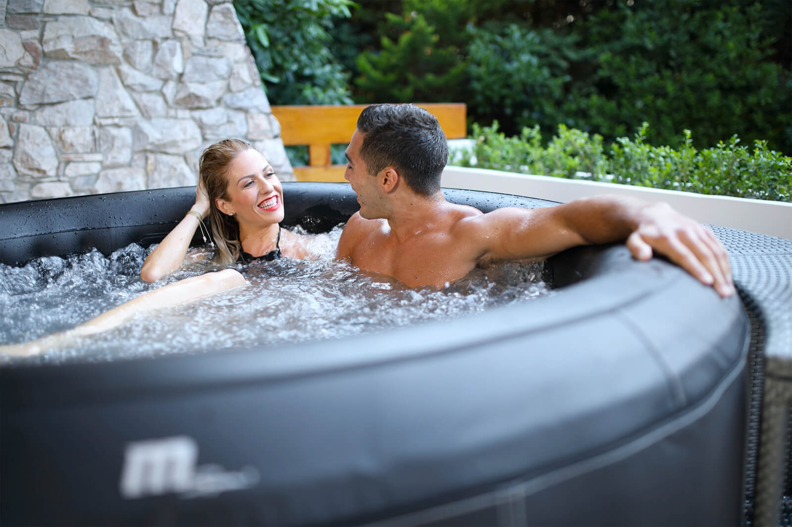 MSpa Whirlpool Premium CAMARO P-CA063 neustes Modell Outdoor Pool XXL 6 Personen inkl. Ozon / 138 Luftdüsen / winterfest