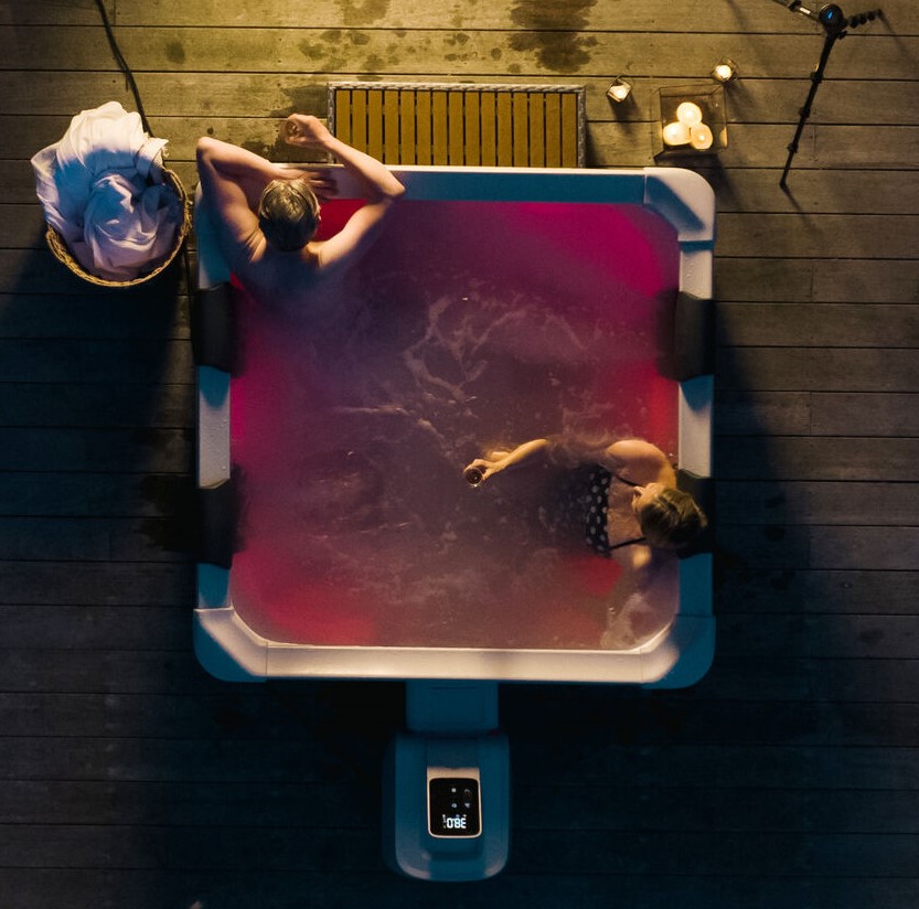 MSpa Whirlpool OSLO Sapphire inkl. LED / WiFi / UVC / 120 Luftdüsen / 8 Hydromassagedüsen