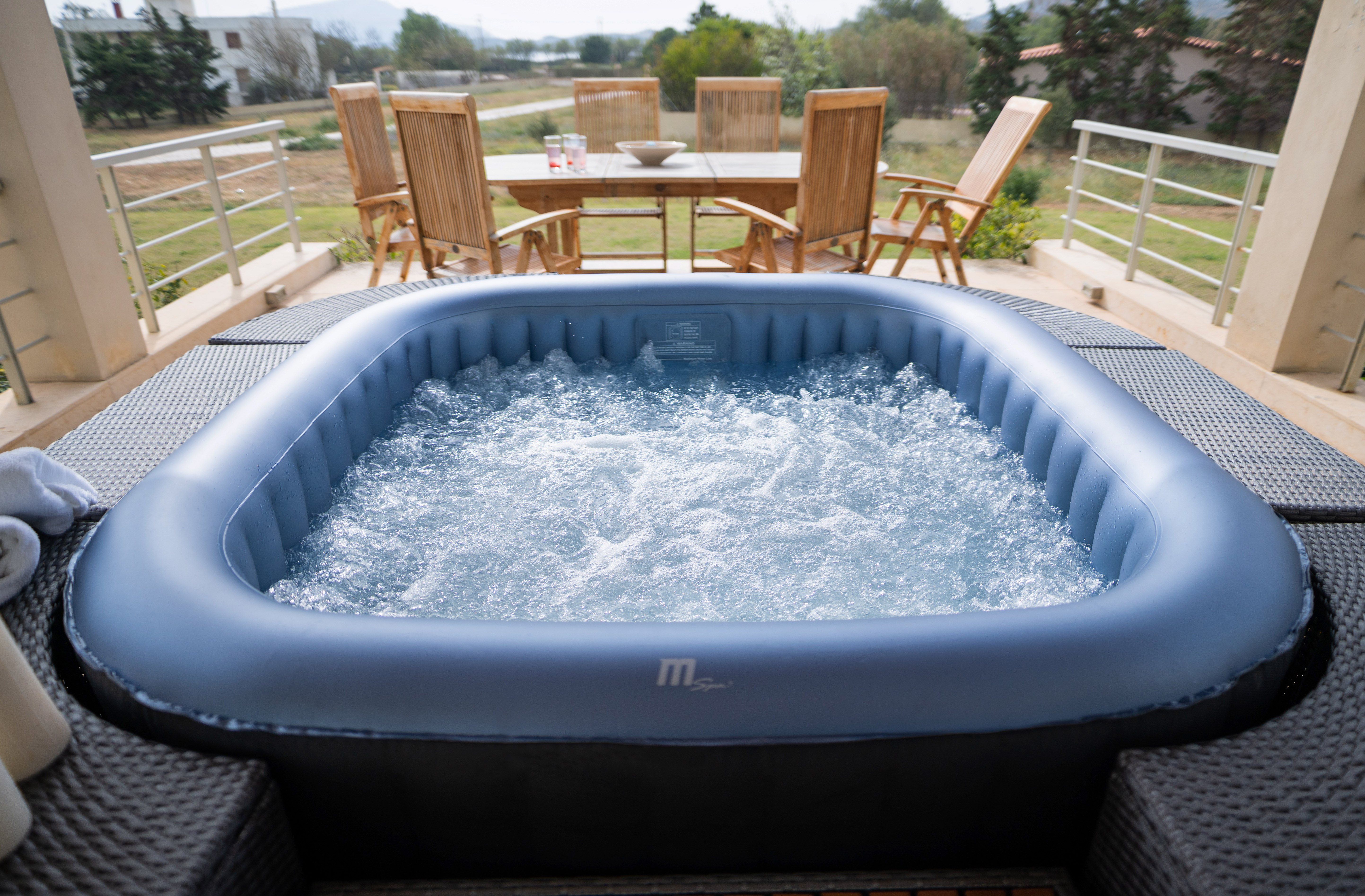 MSPA Whirlpool TEKAPO Comfort für 4 Personen C-TE041 aufblasbar Indoor- & Outdoor Pool