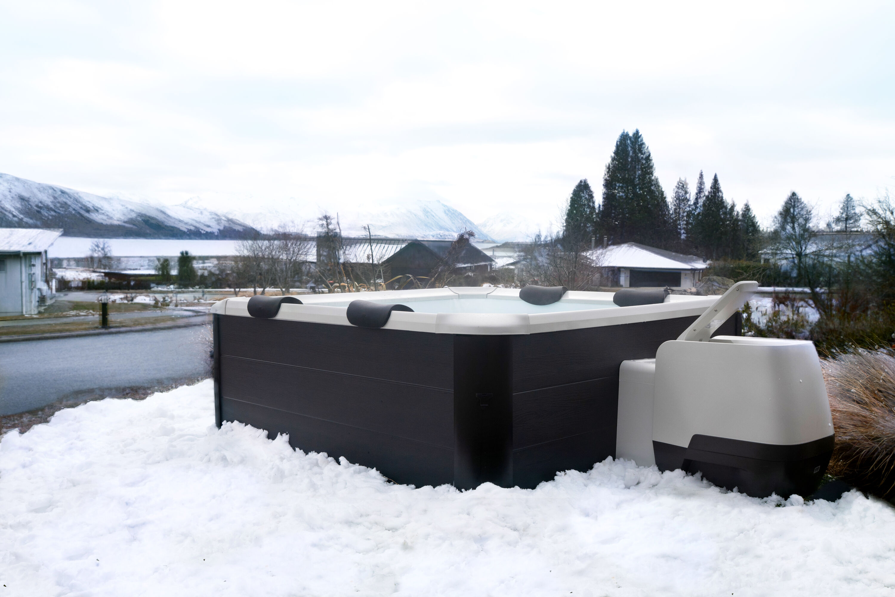 MSpa Whirlpool OSLO AERO PLUS 2026 XXL 180cm inkl. App, LED, 8 Hydromassagedüsen, 140 Luftdüsen