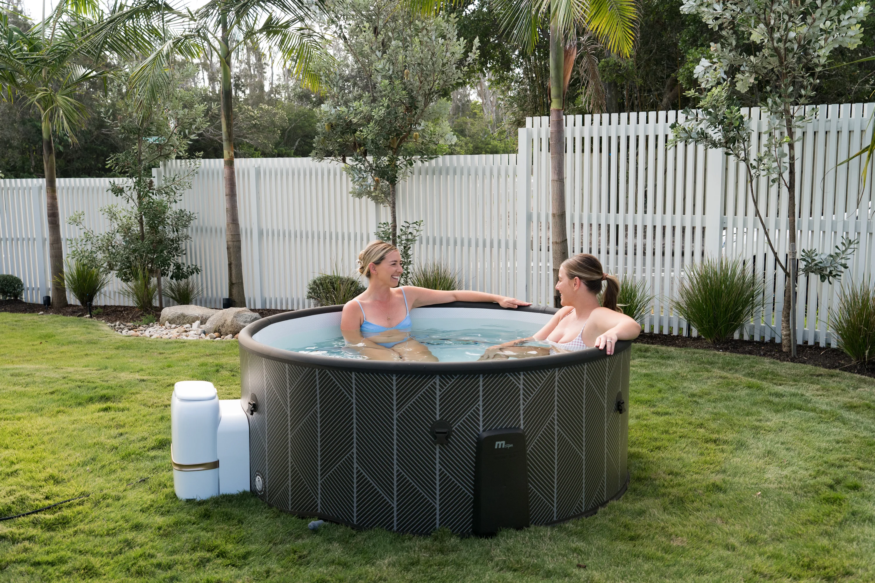 MSpa Whirlpool NOX ECO 2027 inkl. App + Hydromassagedüsen & 138 Luftdüsen - 173 cm