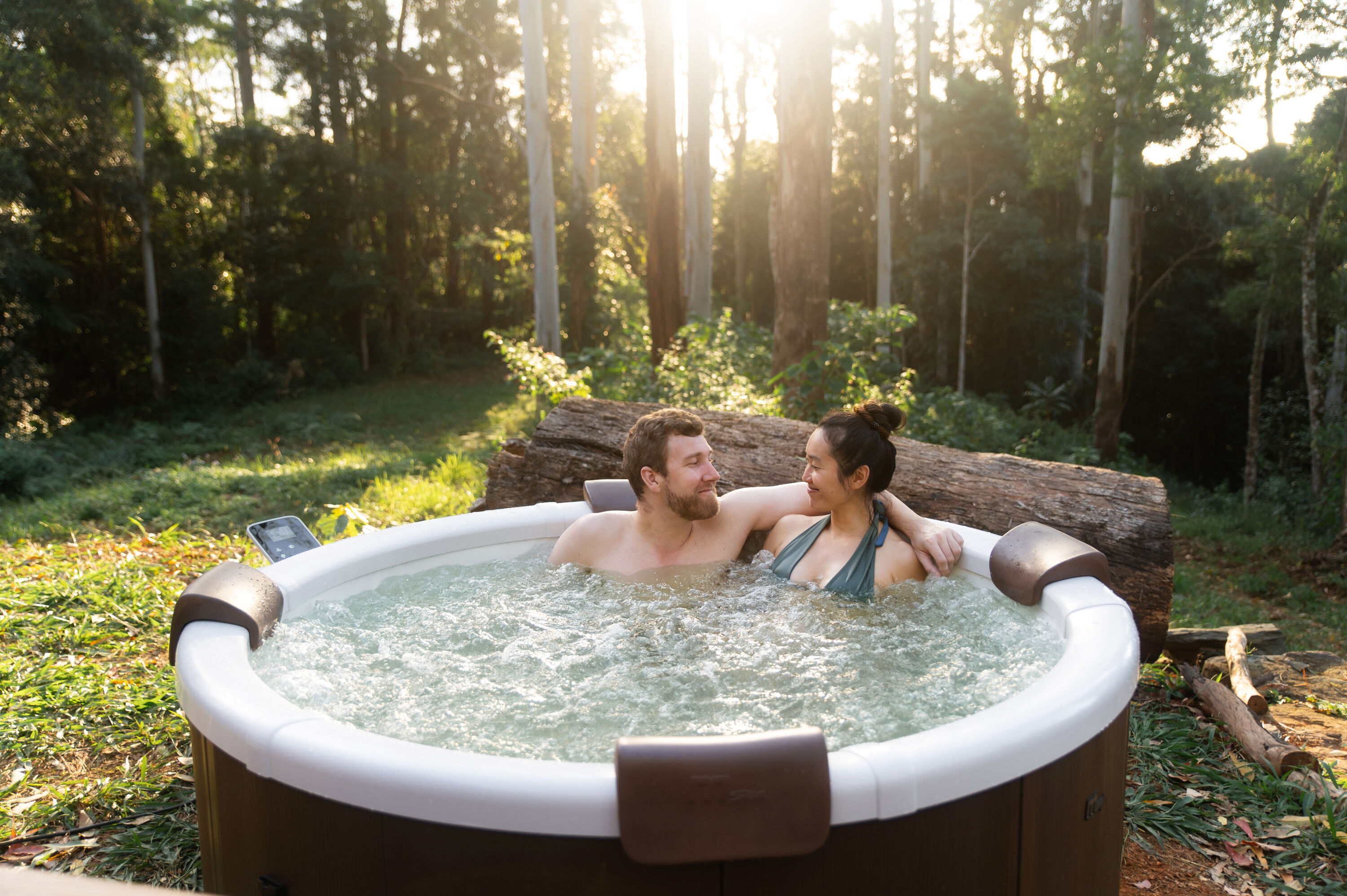 MSpa Whirlpool NEU ROVA 2026 inkl. App, LED, 8 Hydromassagedüsen, 130 Luftdüsen