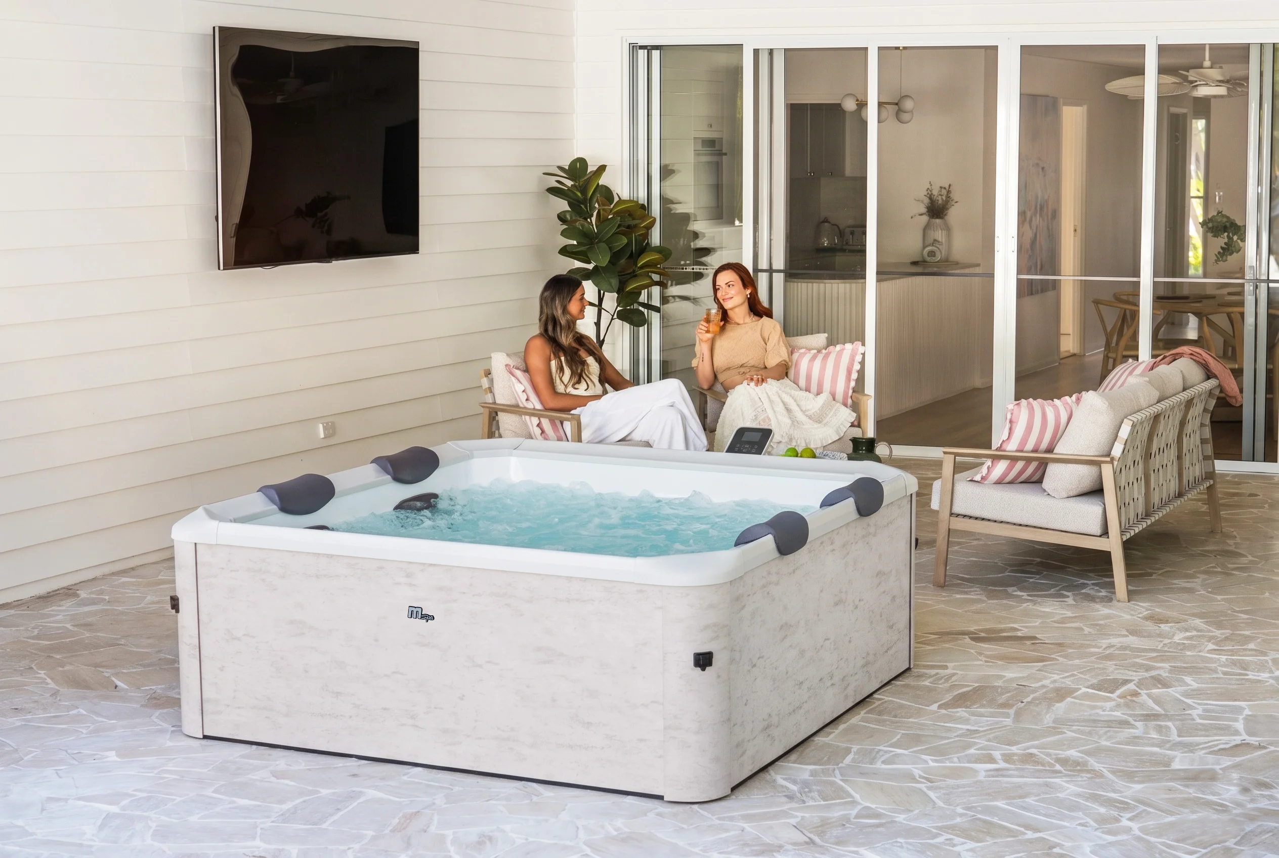 MSpa Whirlpool OSLO LITHOS 2027 XXL 180cm inkl. App, LED, 8 Hydromassagedüsen, 140 Luftdüsen