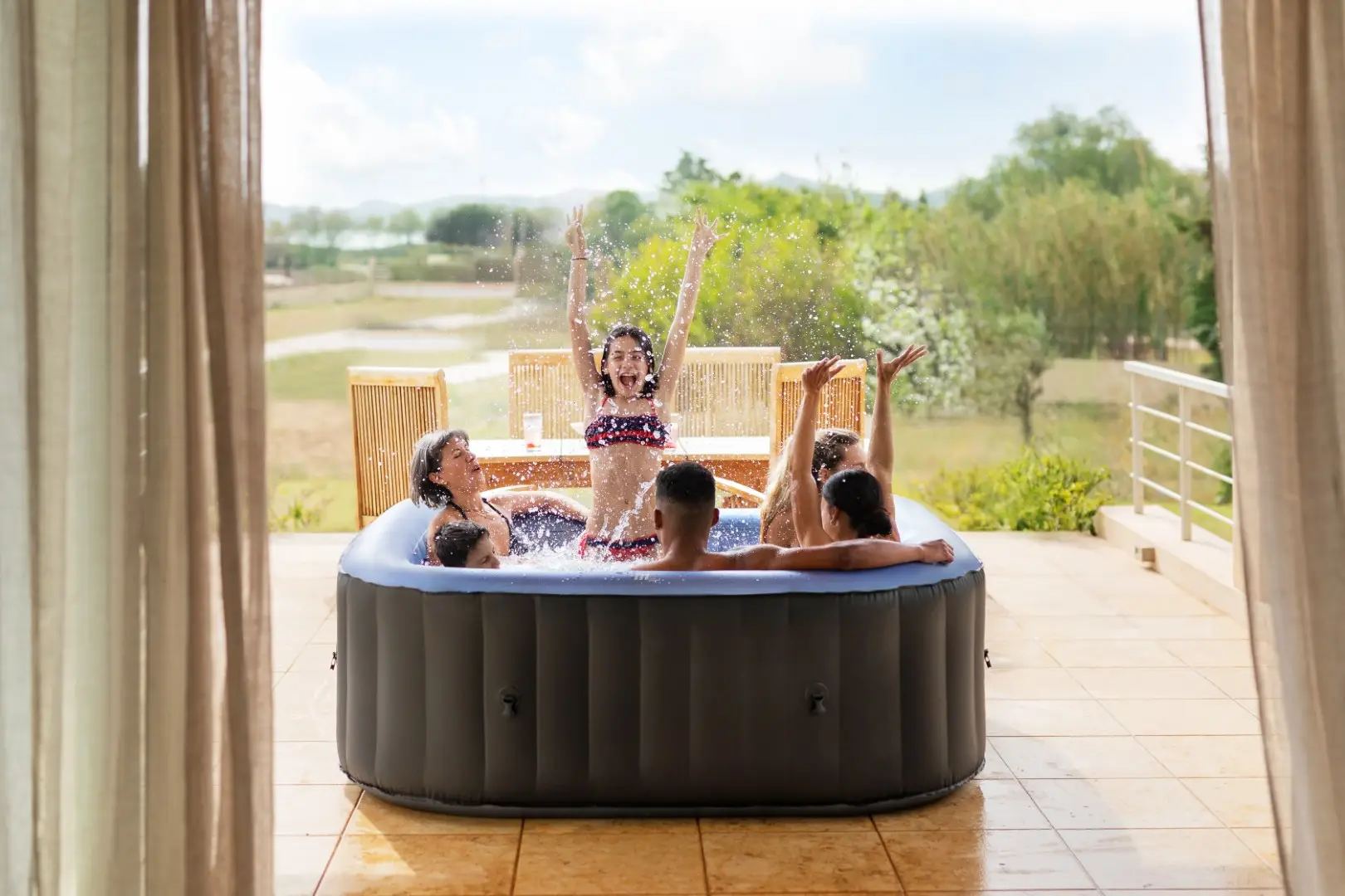 MSPA aufblasbarer Whirlpool TEKAPO neu Modell 2026 inkl. UVC / 132 Luftdüsen - 185 cm - Outdoor Pool XXL 6 Personen