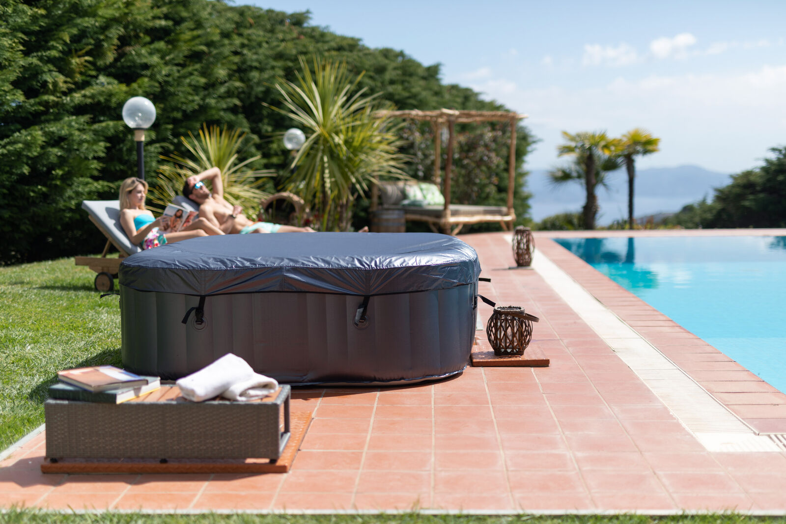 MSpa Whirlpool aufblasbar OTIUM Modell 2024 für 6 Personen XXL Outdoor Pool inkl. Hydrojets M-OT62W